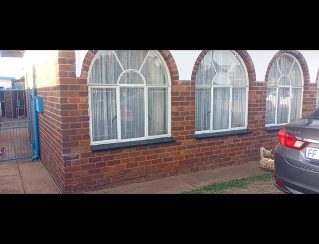 4 BEDROOM HOUSE FOR SALE IN BOOYSENS